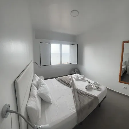 Апартаменты Edificio Playa Chica *