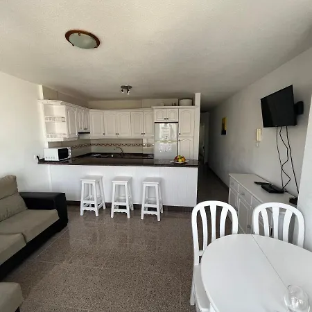 Edificio Playa Chica * Эль-Медано