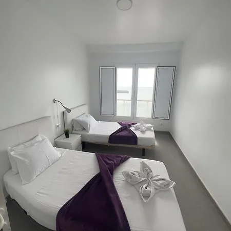 Апартаменты Edificio Playa Chica *