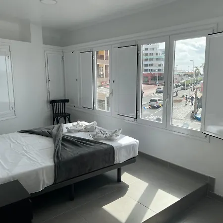 Edificio Playa Chica 아파트 엘메다노