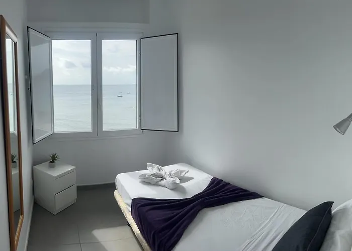 Edificio Playa Chica Apartment