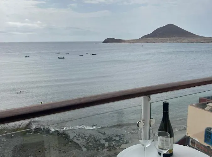 Edificio Playa Chica El Medano (Tenerife)