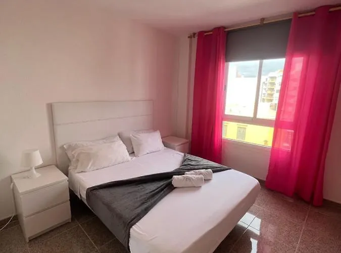 Edificio Playa Chica * El Medano (Tenerife)