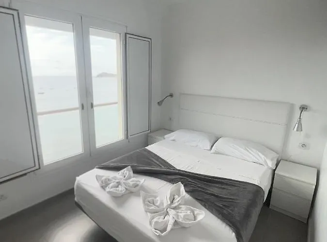 Edificio Playa Chica Apartment *