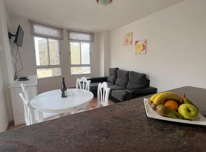 Edificio Playa Chica * El Medano (Tenerife)