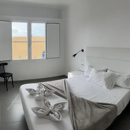 Edificio Playa Chica Apartman *