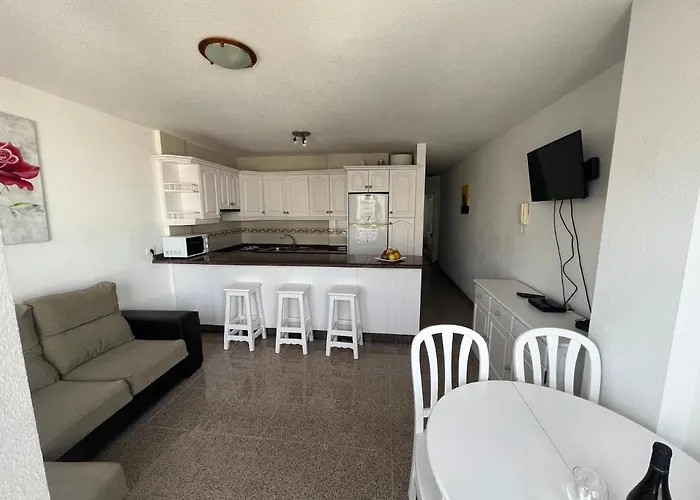 Edificio Playa Chica * El Médano