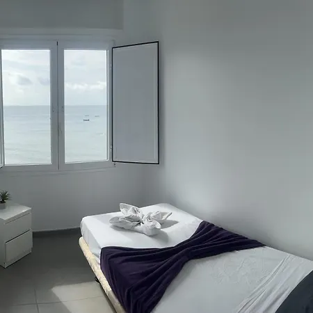 Edificio Playa Chica Apartment